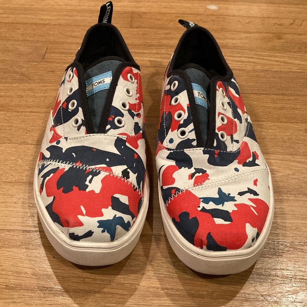 Tom’s Venice Collection Koi Digital Camo slip ons!